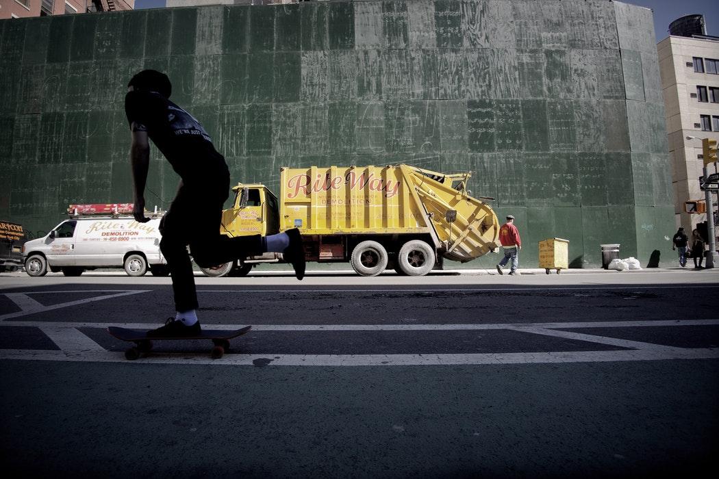 Recycling und Skateboard 
