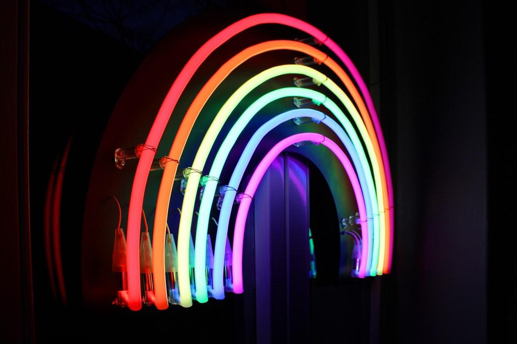 neonlichter regenbogen
