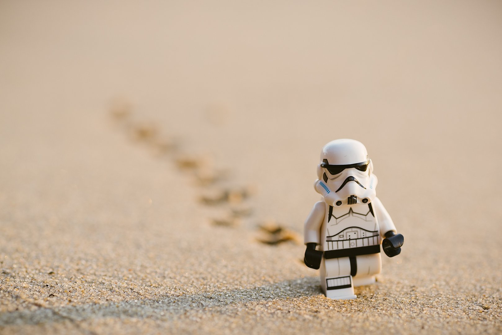 Star Wars Figur im Sand