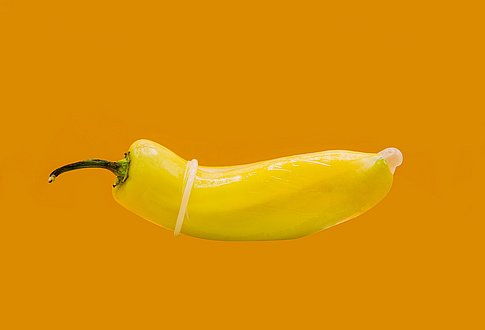 metaphorischer penis in kondom