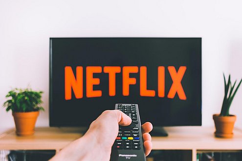 Fernseher mit Netflix Symbol