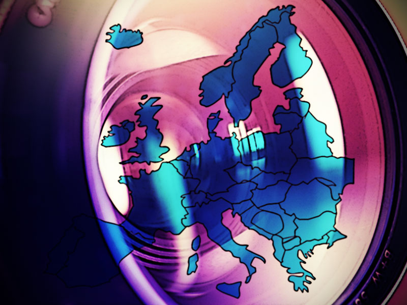 Kameralinse mit Europakarte
