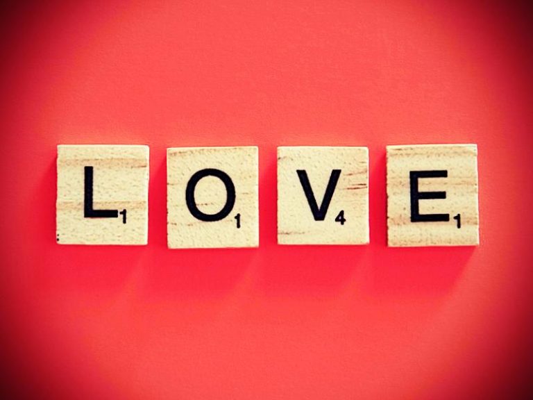 LOVE Buchstaben